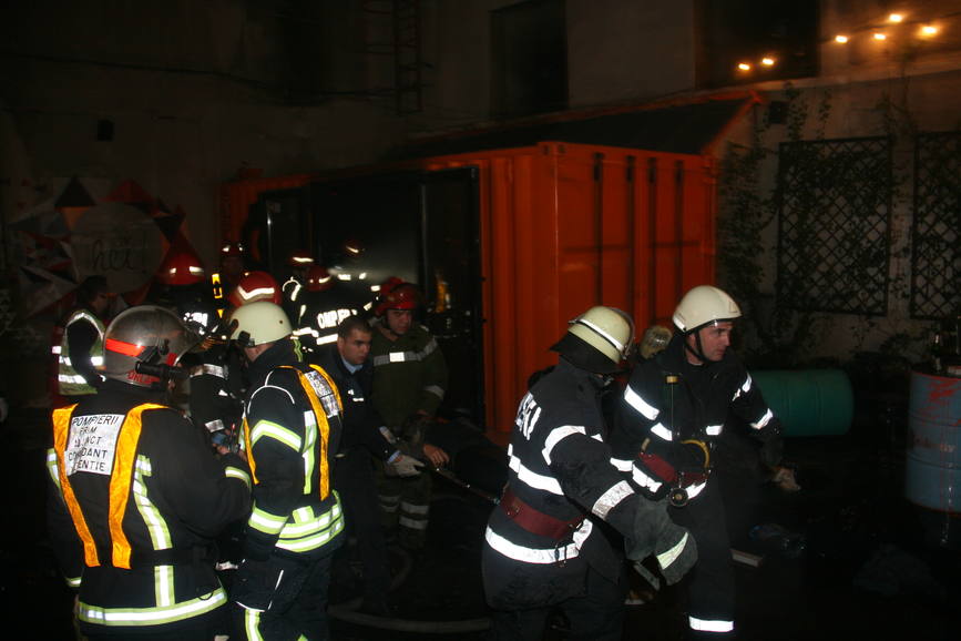 27 de morti si 162 de raniti in urma unui incendiu izbucnit la un club din Capitala | imaginea 1