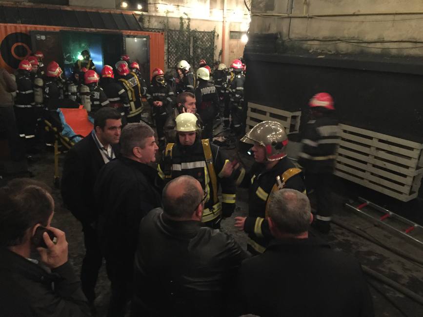 27 de morti si 162 de raniti in urma unui incendiu izbucnit la un club din Capitala | imaginea 2
