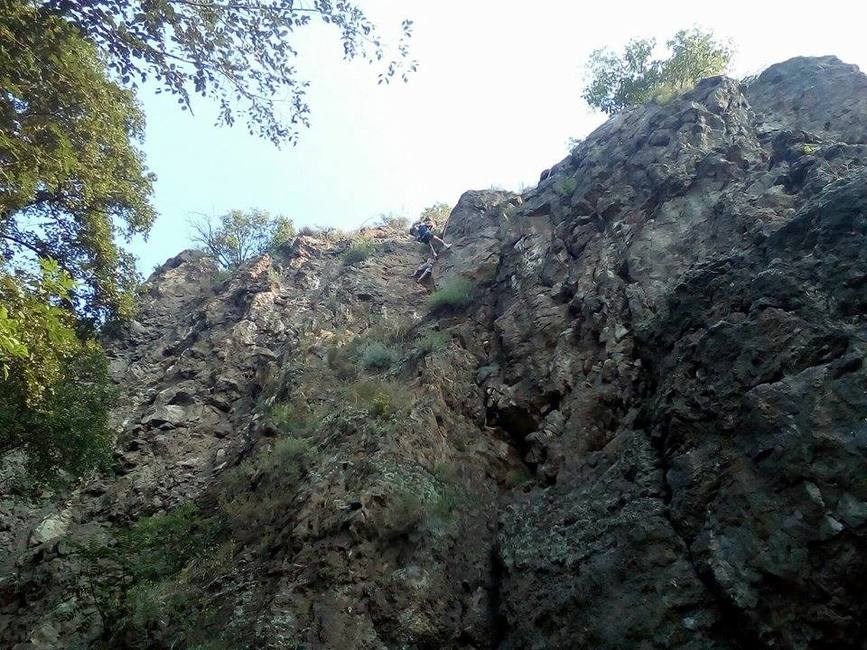 Operatiune de salvare a unui tanar blocat pe un versant | imaginea 1