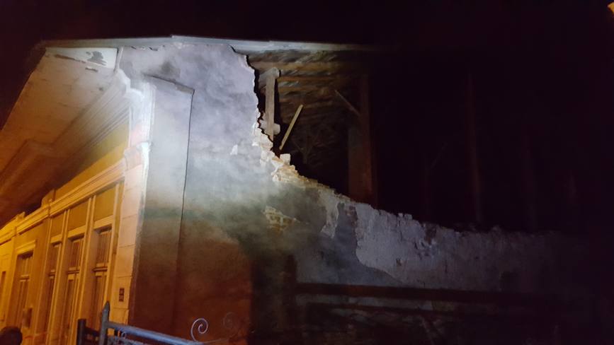 Perete al unei cladiri de locuit din Suceava  prabusit | imaginea 1