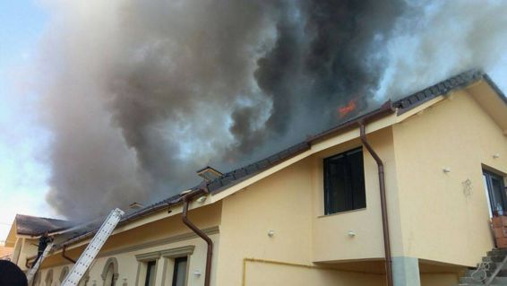 Incendiu la o casa funerara | imaginea 1