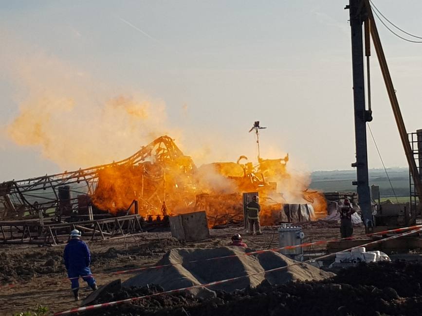Prima zi de Craciun  a 8 a zi de foc la Moftinu Mare | imaginea 1