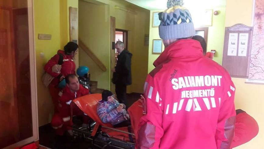 Pompieri si salvamontisti   misiune comuna pentru salvarea unui copil de 7 ani | imaginea 2