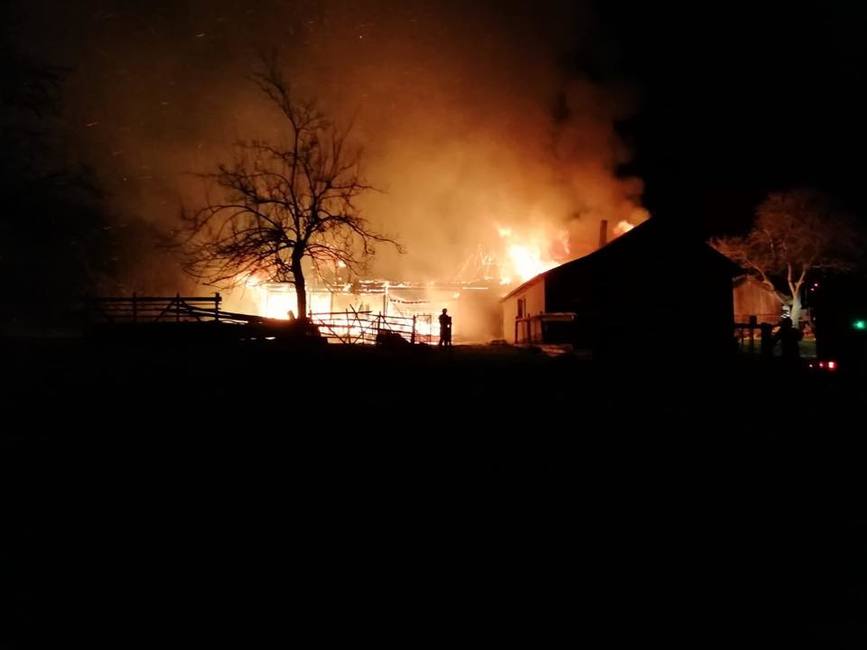 Incendiu generalizat la o casa din Bistrita Bargaului | imaginea 2