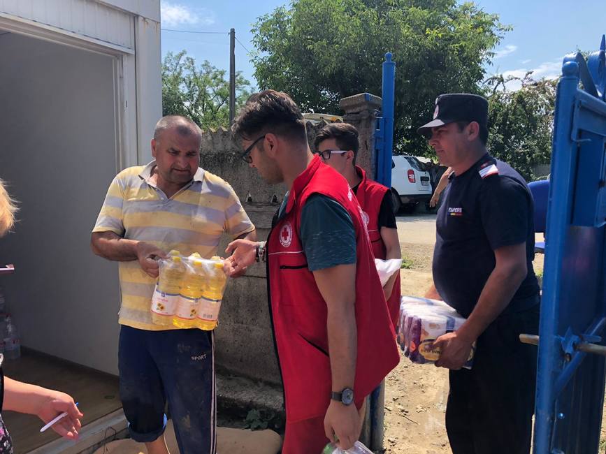 Misiune comuna pentru sprijinirea persoanelor afectate de inundatii din judetul Mehedinti | imaginea 1