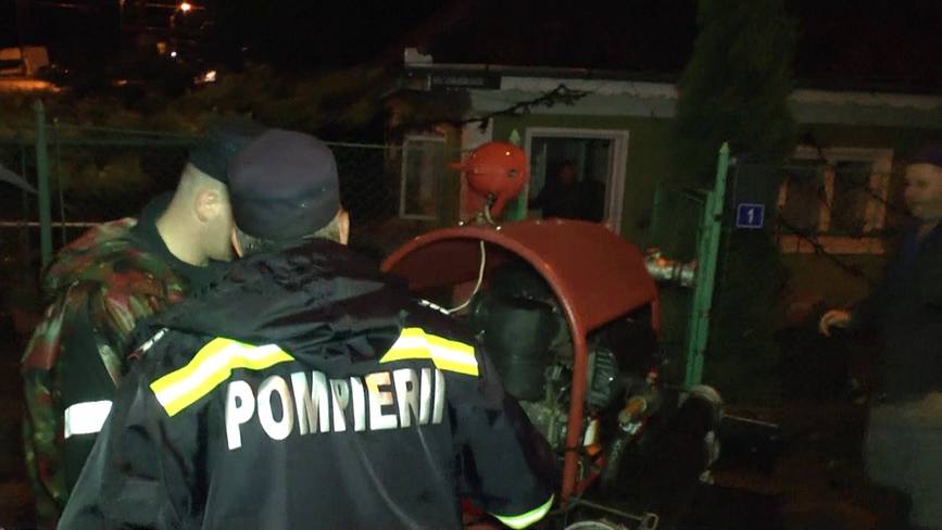 Misiuni desfasurate de pompierii nemteni pentru inlaturarea efectelor manifestarii fenomenelor meteo periculoase | imaginea 2