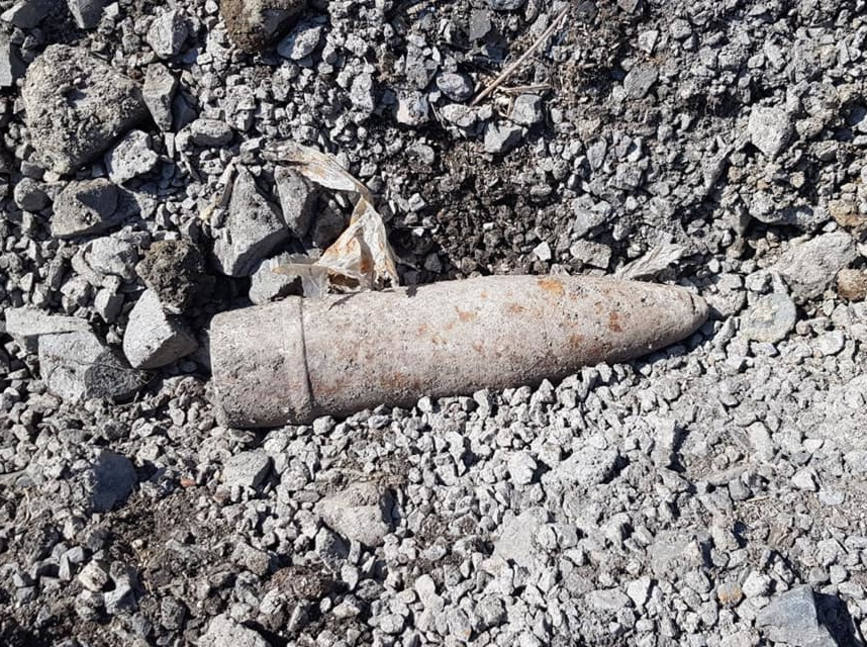 Proiectil exploziv de calibru 150 mm  descoperit in municipiul Odorheiu Secuiesc | imaginea 1