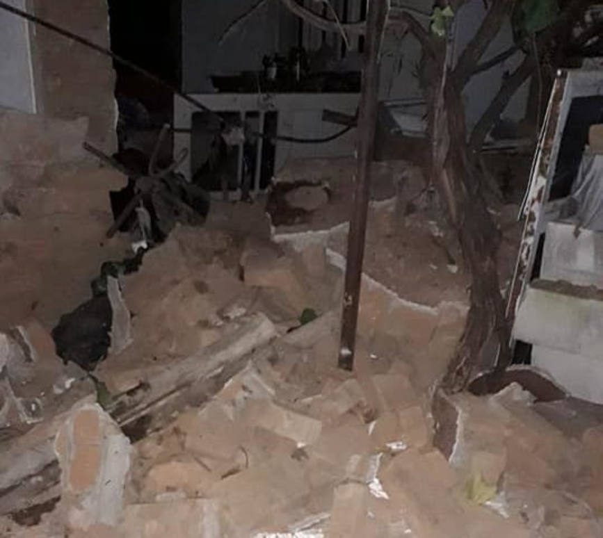 Explozia unei butelii intr o locuinta din localitatea Salcioara  Buzau | imaginea 1