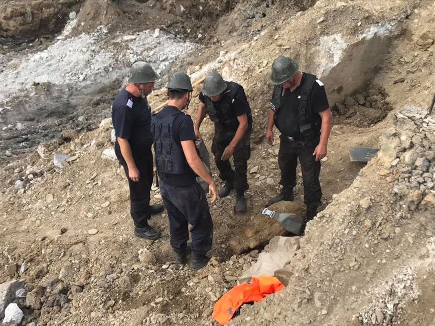 3 bombe de aviatie gasite pe un santier de langa podul CFR | imaginea 1