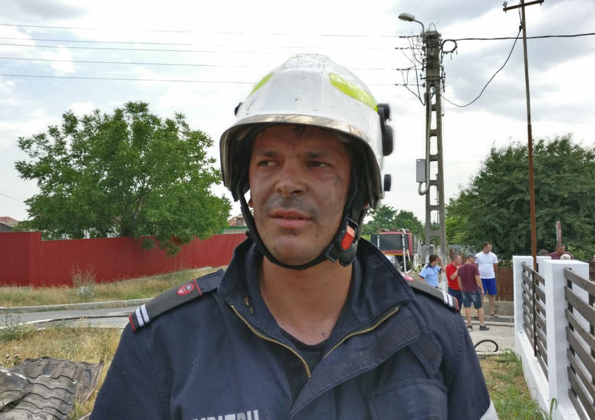 Interventie salvatoare pentru 3 persoane prinse intr un incendiu de apartament | imaginea 1