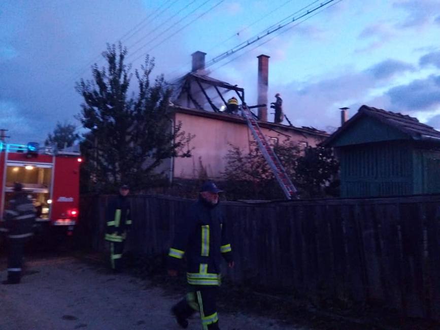 Incendiu la o casa de locuit in Lazarea  Harghita | imaginea 1