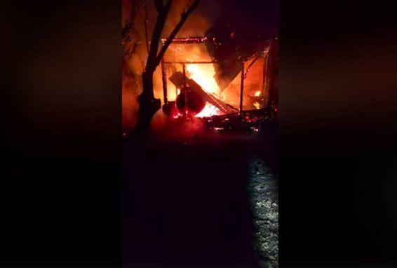 Interventie la un incendiu in cooperare cu SVSU Odobesti si SVSU Vartescoiu | imaginea 1