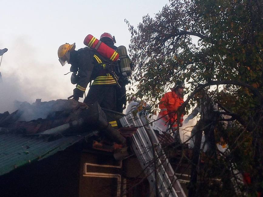 Incendiu la o casa in localitatea Minis  Arad | imaginea 1