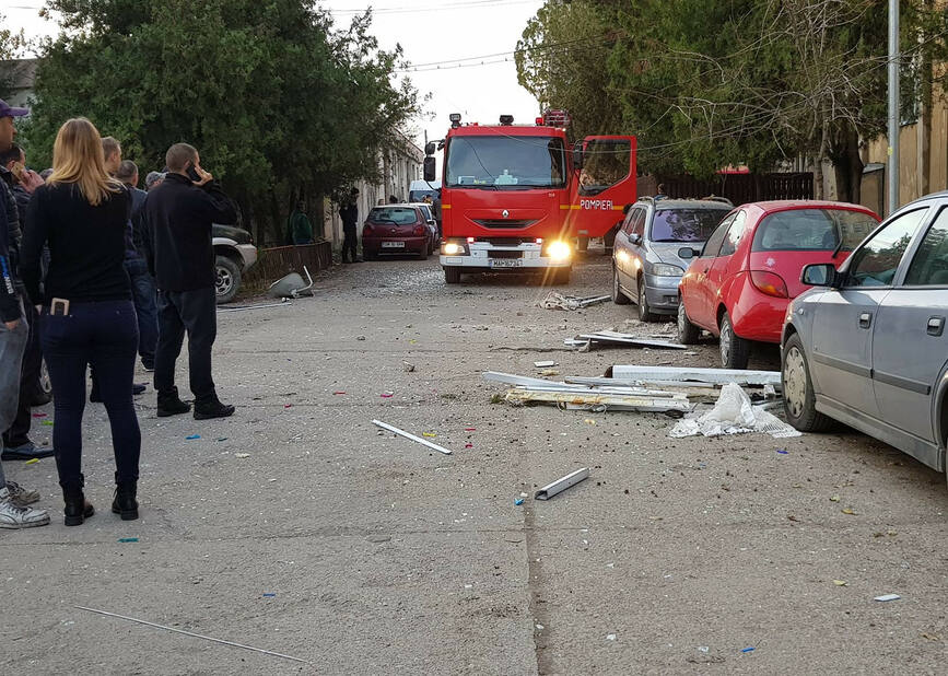 Explozie intr un bloc de locuinte din municipiul Satu Mare | imaginea 1