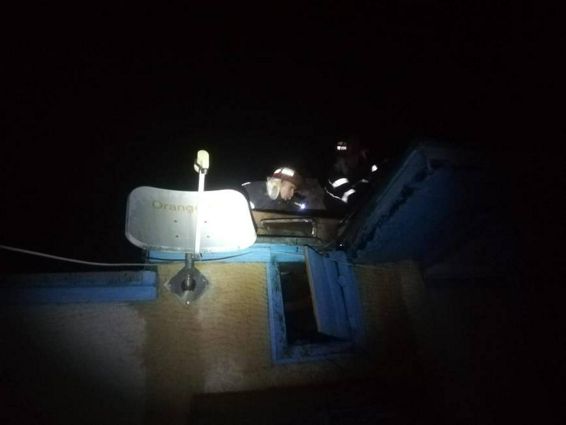 Incendiu de acoperis cauzat de un cos de fum necorespunzator | imaginea 1