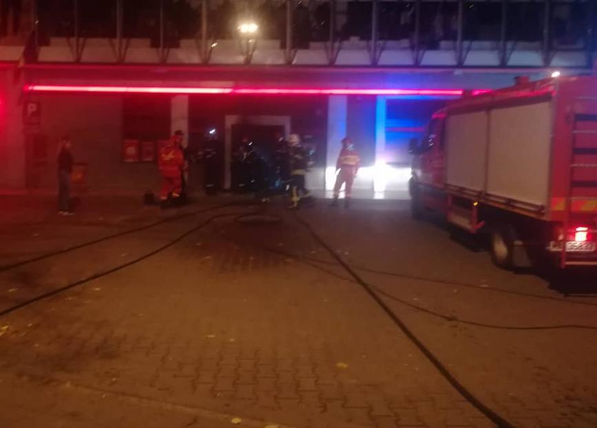 Incendiu la un supermarket din municipiul Focsani | imaginea 2