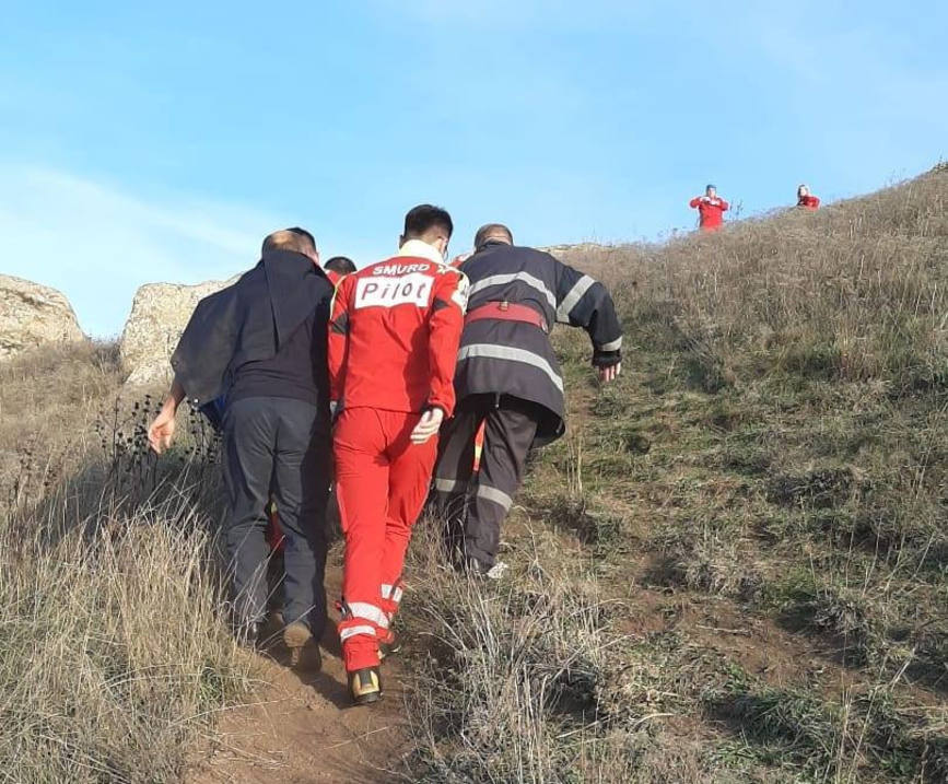 O excursie prin Muntii Macinului incheiata cu interventia salvatorilor | imaginea 1