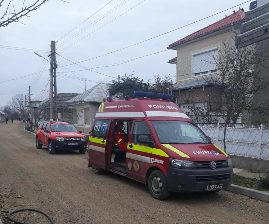 Interventie pentru limitarea efectelor unui incendiu de locuinta | imaginea 1