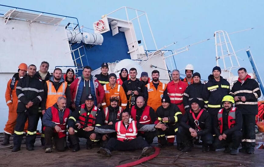 Operatiunea de cautare salvare a oilor de pe nava esuata s a incheiat | imaginea 1