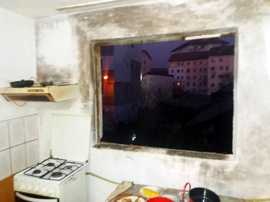 Explozie in bucataria unui apartament din orasul Fieni | imaginea 1