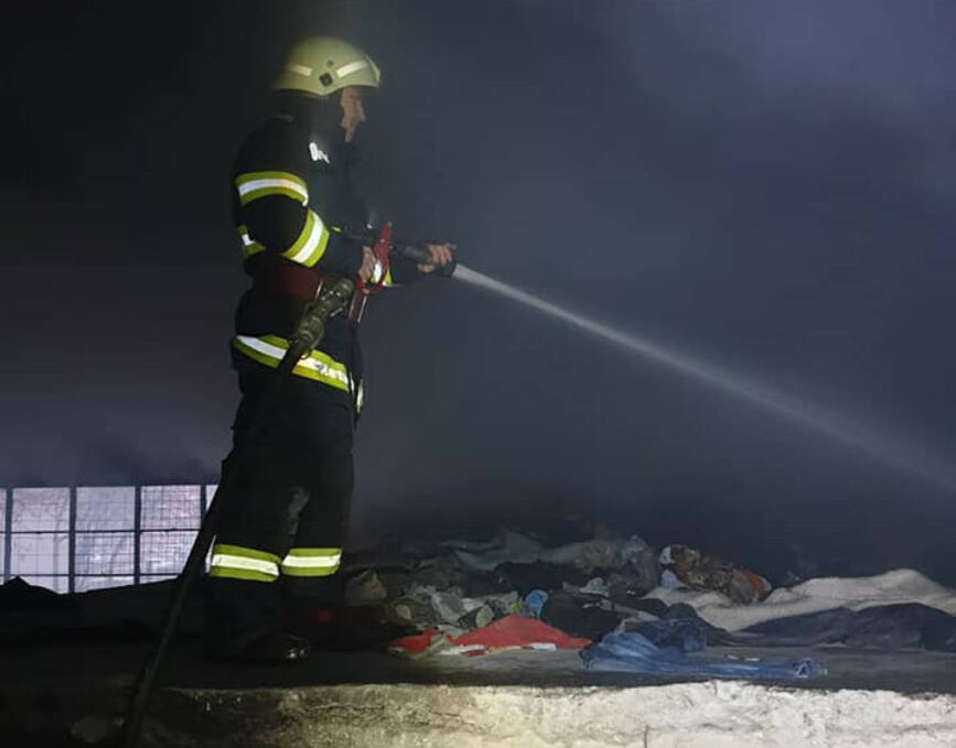 Incendiu la o fosta centrala termica | imaginea 1