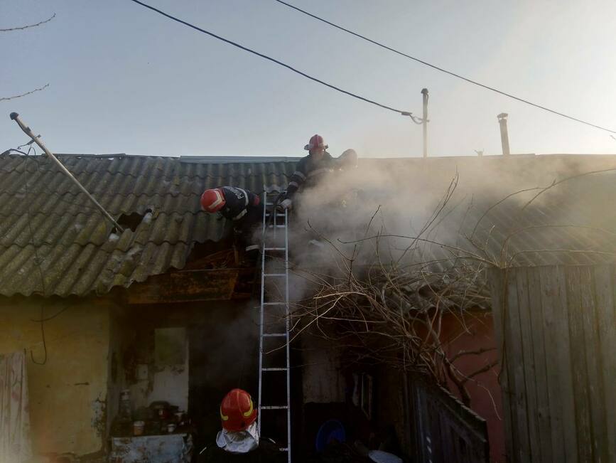 Incendiu la o casa din municipiul Tulcea | imaginea 1