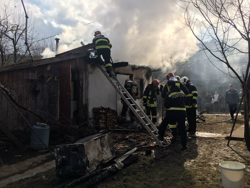 Persoana decedata intr un incendiu de locuinta | imaginea 1