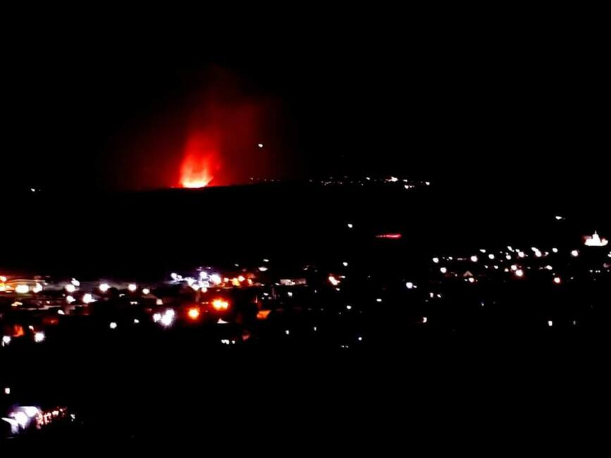 3 case si 3 anexe  afectate de un incendiu violent | imaginea 1