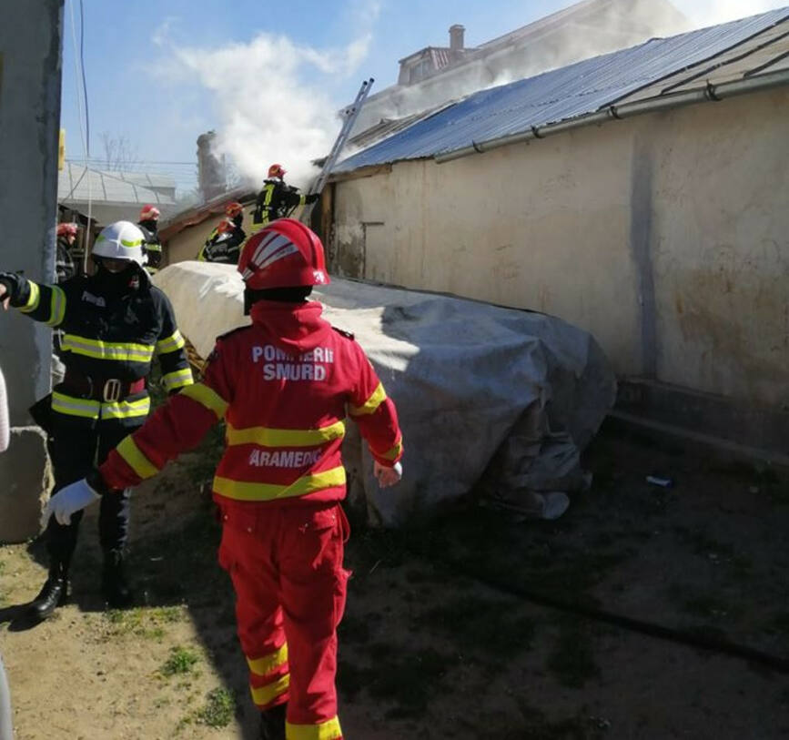 Interventie la incendiu de locuinta in municipiul Calarasi | imaginea 1