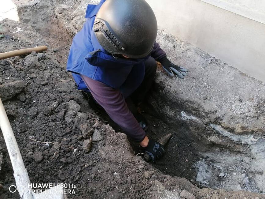 Munitie descoperita de un cetatean care efectua lucrari in curtea gospodariei | imaginea 2