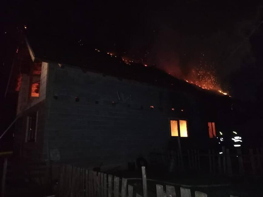 Incendiu fara victime la o casa din judetul Satu Mare | imaginea 1