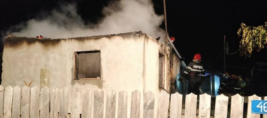 Incendiu violent la o casa din cauza unui aragaz lasat nesupravegheat | imaginea 2