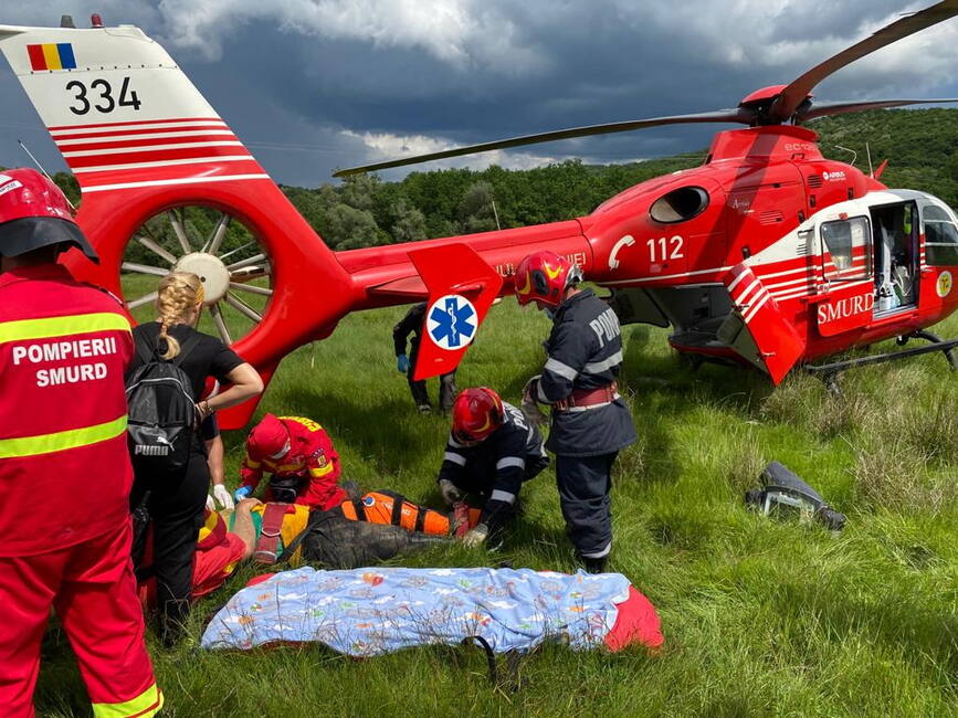 Barbat ranit in urma unui accident cu ATV ul in padure | imaginea 1