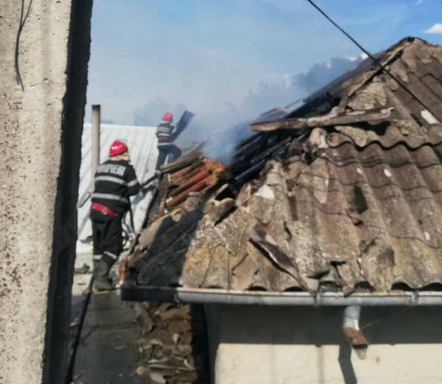 Din nou  un incendiu de casa din cauza cosului de fum necorespunzator | imaginea 2