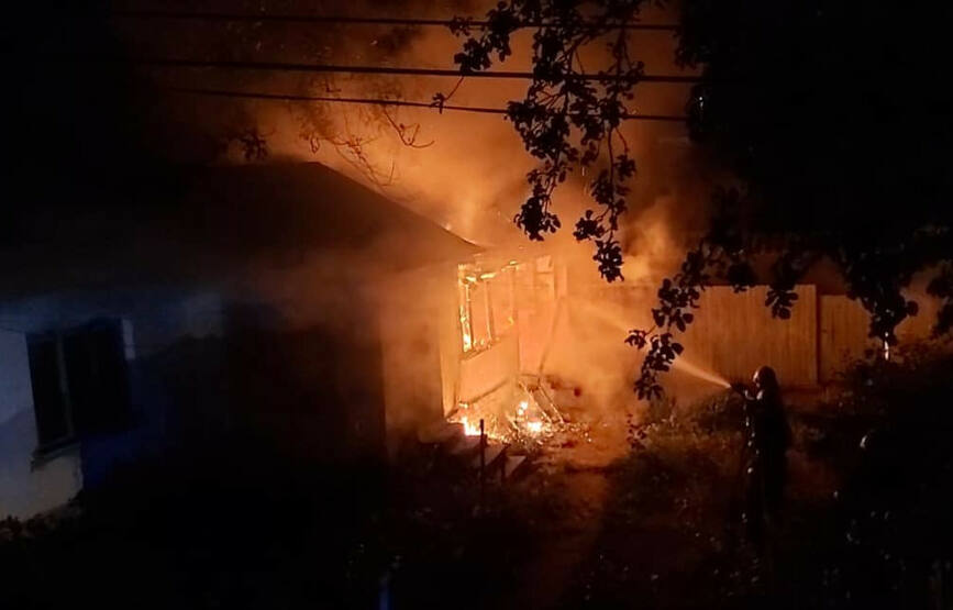 Incendiu fara victime la o casa dintr o comuna tulceana | imaginea 1