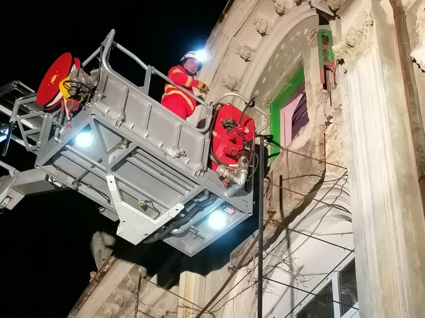 Interventii pentru cautare salvare de victime si stingere de incendii | imaginea 2