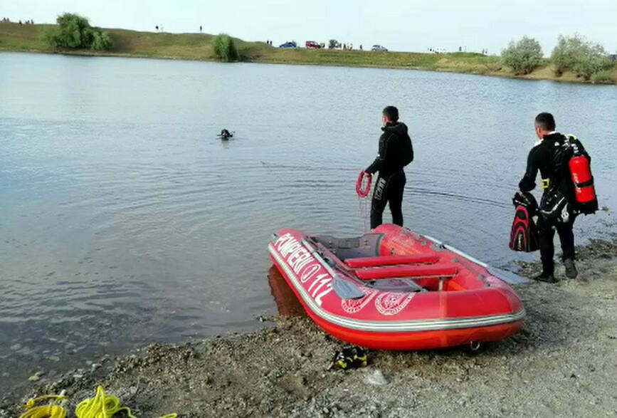 Minor de 14 ani  inecat intr un lac format pe locul unei foste balastiere | imaginea 1