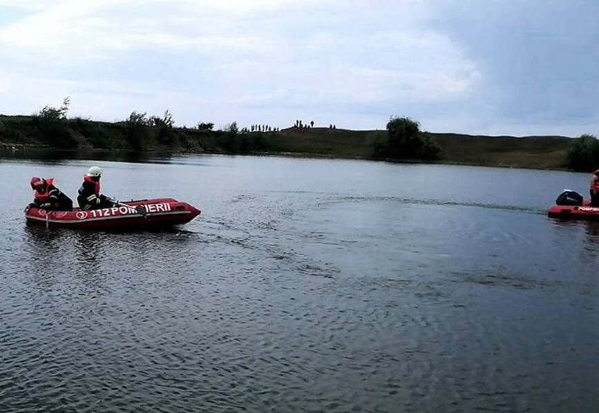 Minor de 14 ani  inecat intr un lac format pe locul unei foste balastiere | imaginea 2