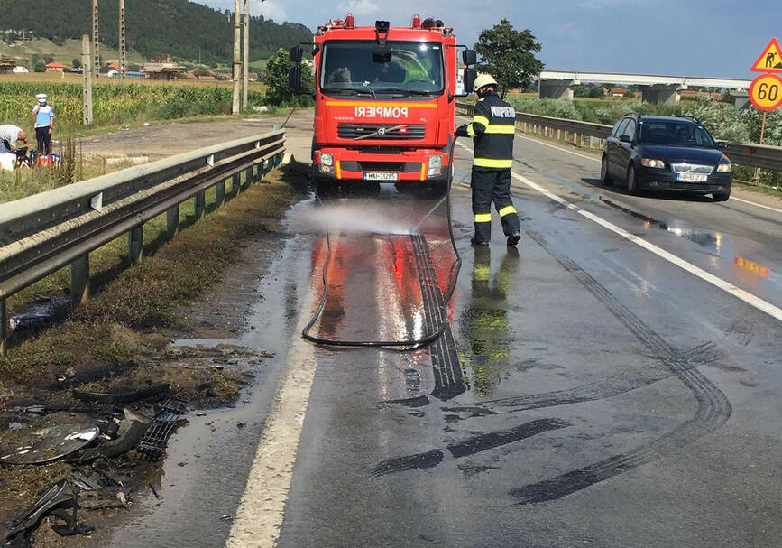 Salvare a doua persoane aflate la inaltime  printre interventiile gestionate de ISU Mures | imaginea 1