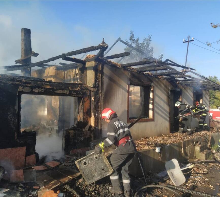Au intervenit la incendiu  de doua ori la aceeasi adresa | imaginea 1