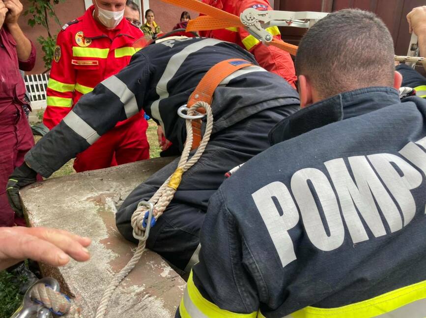 Barbat extras dintr o fantana  intr o misiune contra timp | imaginea 1