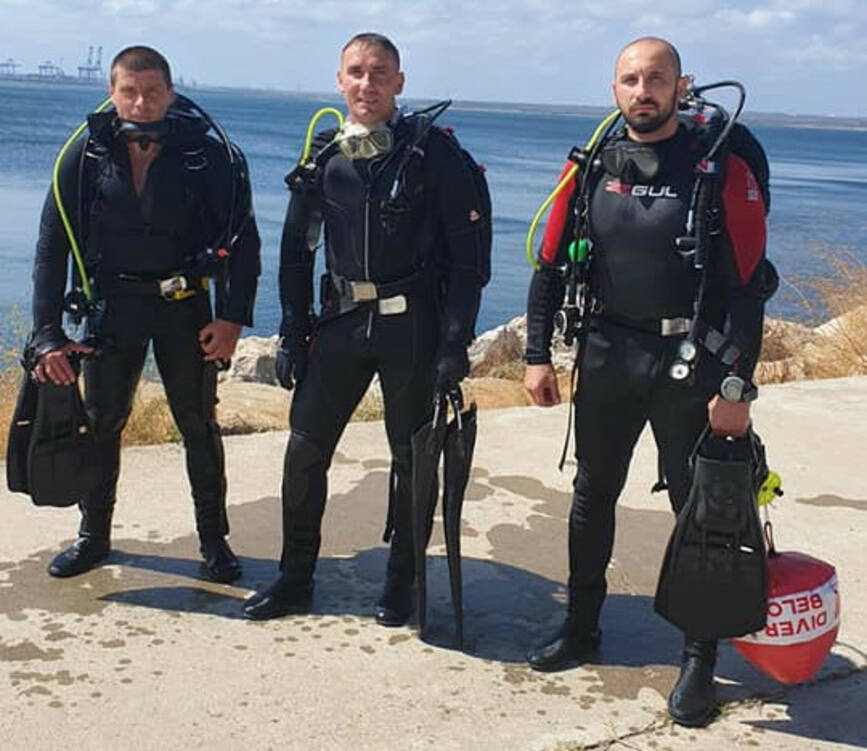 Persoana salvata  dupa ce un catamaran s a rasturnat in mare | imaginea 1