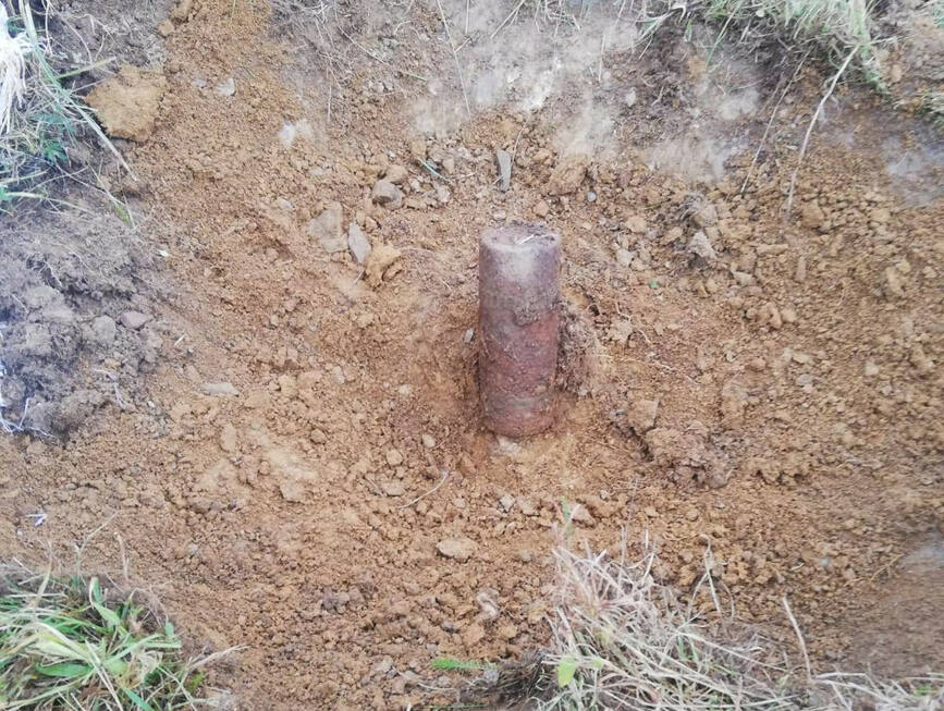 Elemente de munitie gasite de un detectorist pe o pasune montana | imaginea 1