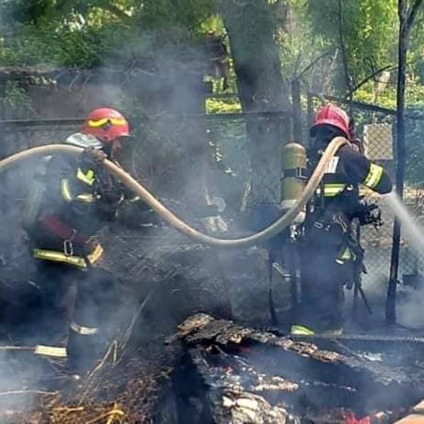 Incendiu cu o victima carbonizata  la o gospodarie din judetul Galati | imaginea 1