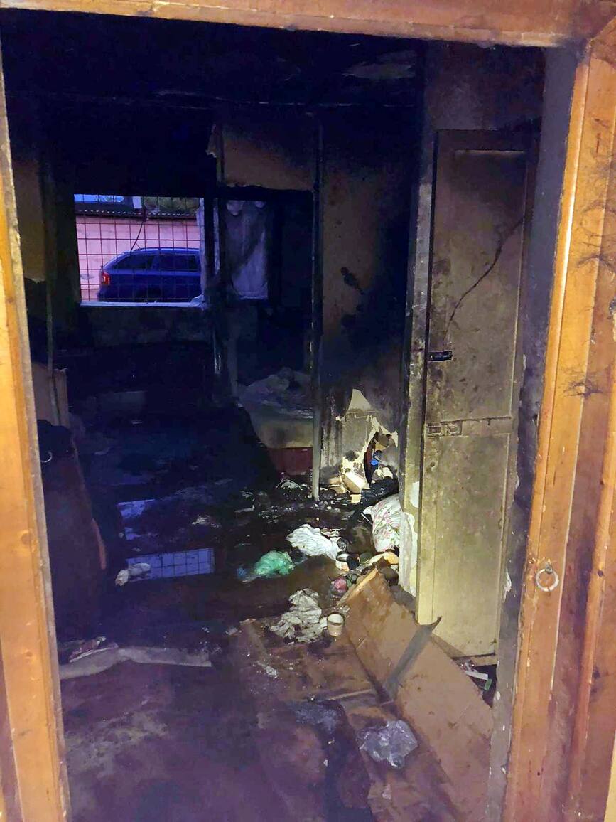 Incendiu fara victime  la o garsoniera din Targoviste | imaginea 1