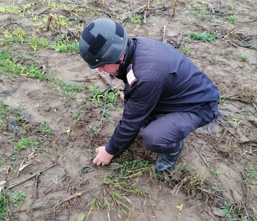 Interventie a pirotehnistilor ISU Vrancea in doua misiuni de asanare munitie | imaginea 1