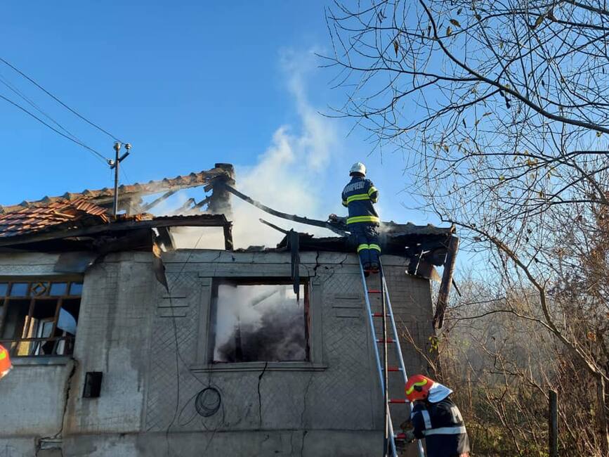 O zi de sambata cu incendii fara victime  la doua case | imaginea 1