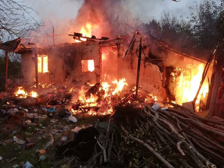 Patru incendii de locuinte  o singura cauza   cosul de fum | imaginea 1