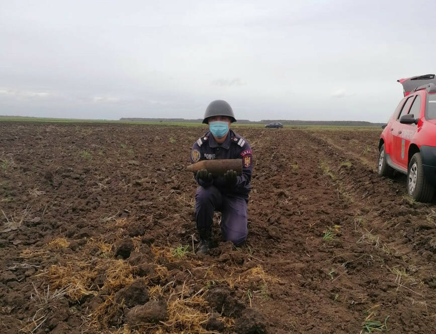 Proiectile explozive  scoase la suprafata in urma unor lucrari de excavare | imaginea 1