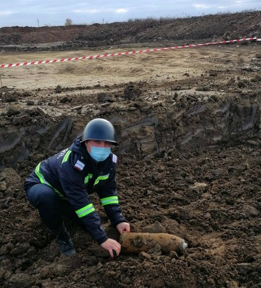 Proiectile explozive  scoase la suprafata in urma unor lucrari de excavare | imaginea 2